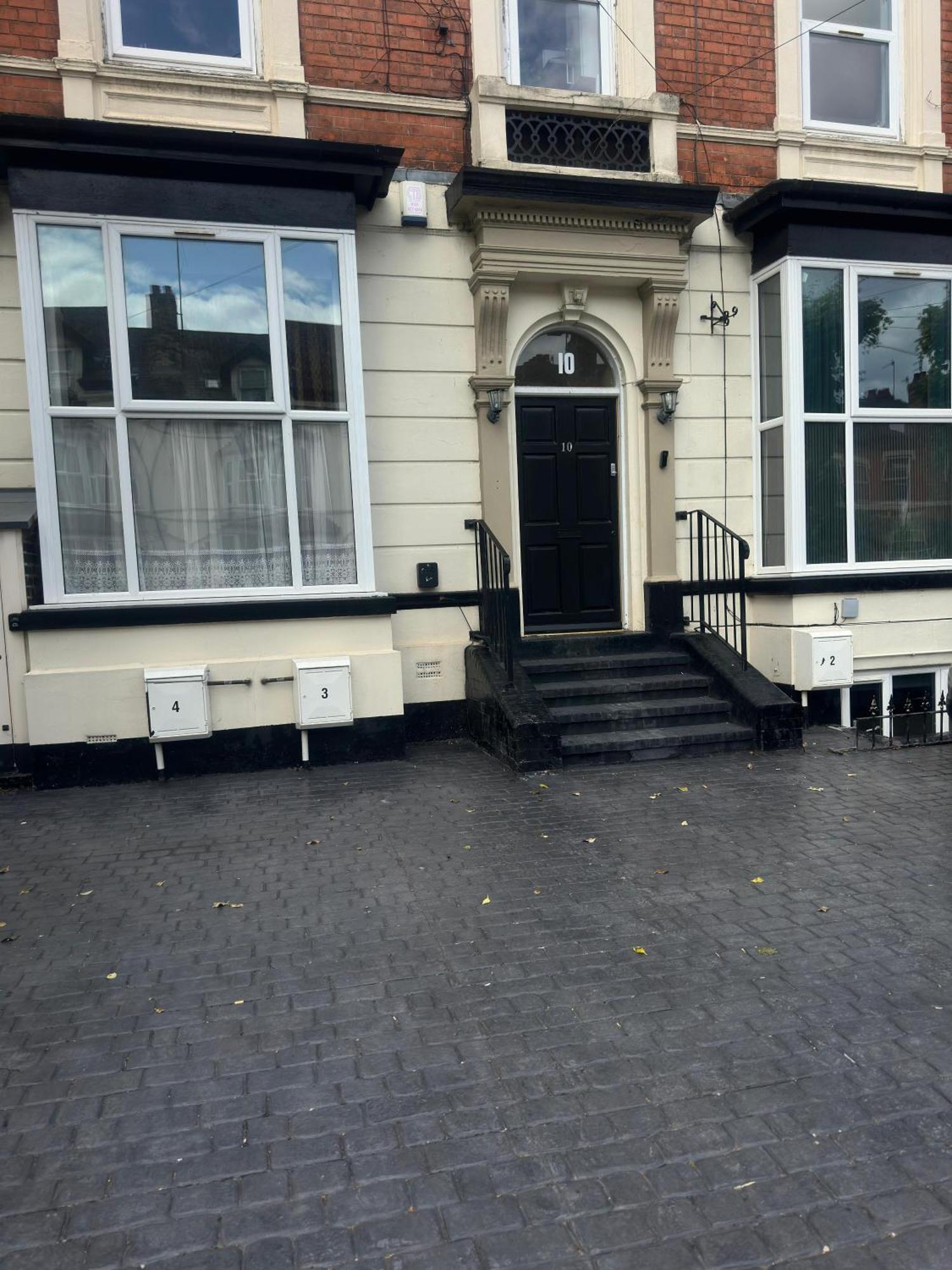 Cottage Style 2 Bedroom Apt In City, Near Utilita Arena & Free Parking Birmingham Bagian luar foto