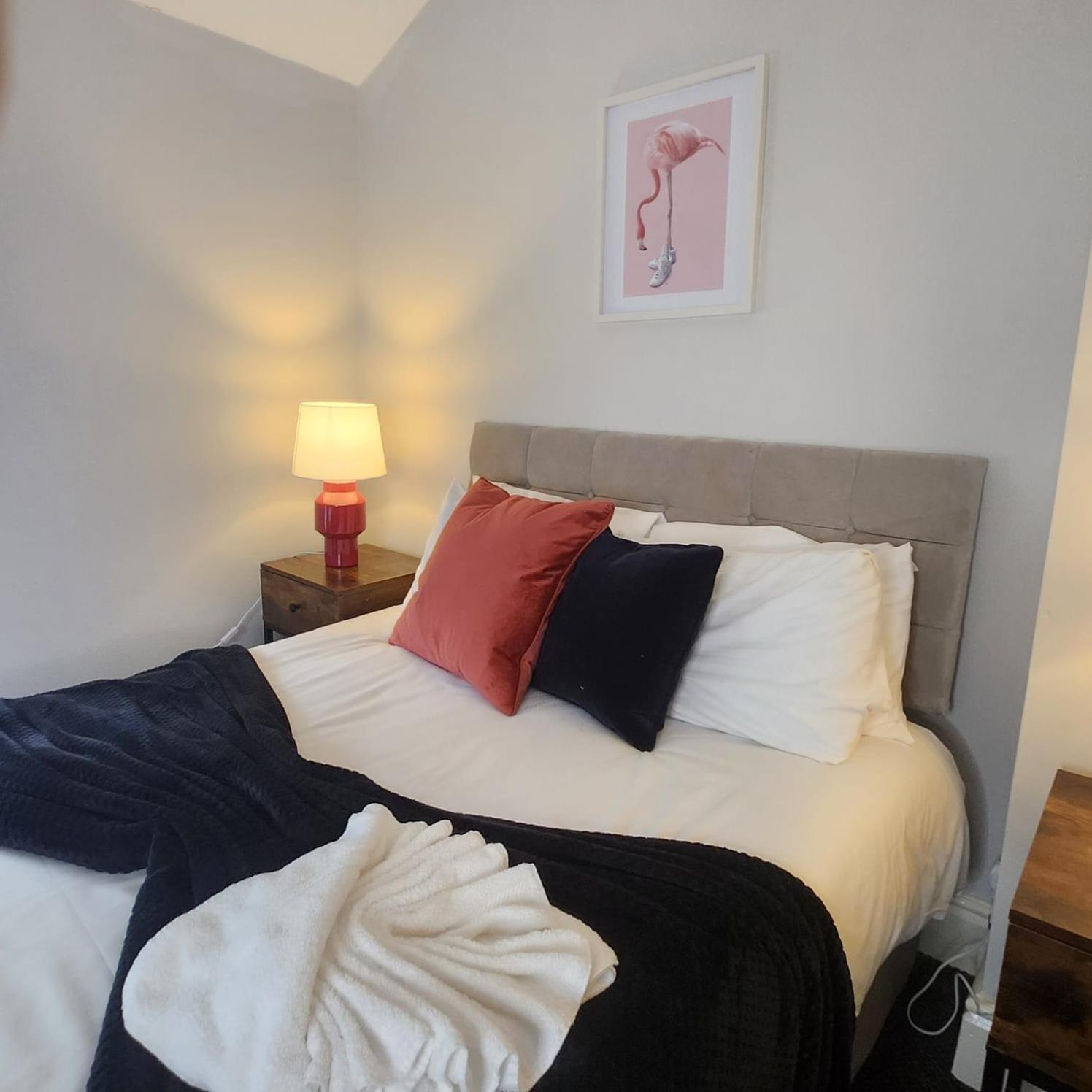 Cottage Style 2 Bedroom Apt In City, Near Utilita Arena & Free Parking Birmingham Bagian luar foto