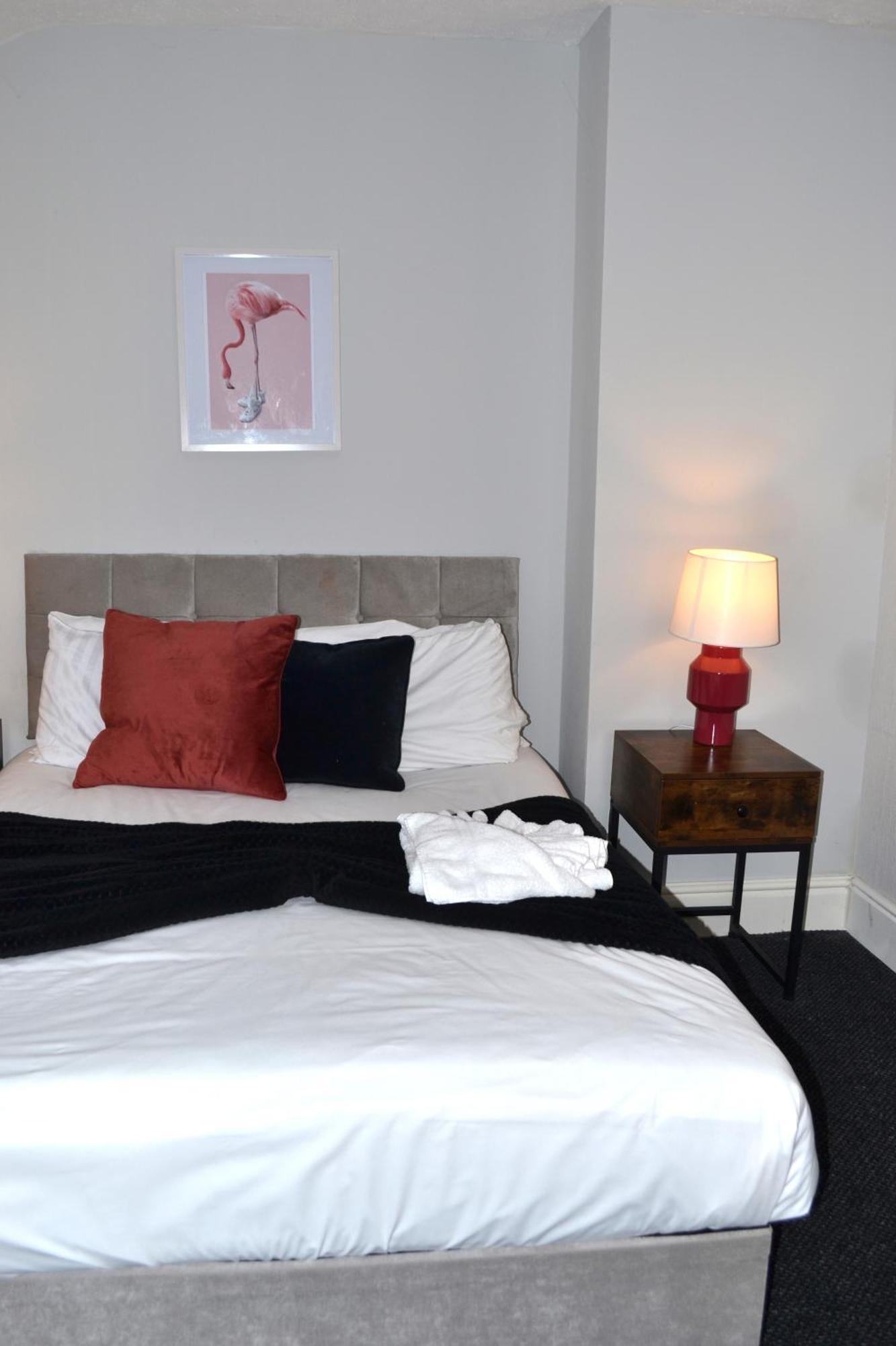 Cottage Style 2 Bedroom Apt In City, Near Utilita Arena & Free Parking Birmingham Bagian luar foto