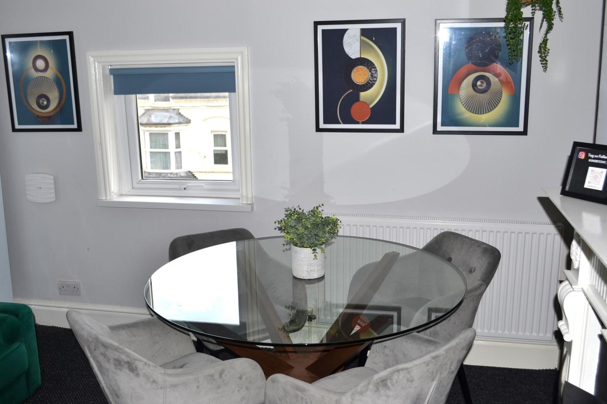 Cottage Style 2 Bedroom Apt In City, Near Utilita Arena & Free Parking Birmingham Bagian luar foto