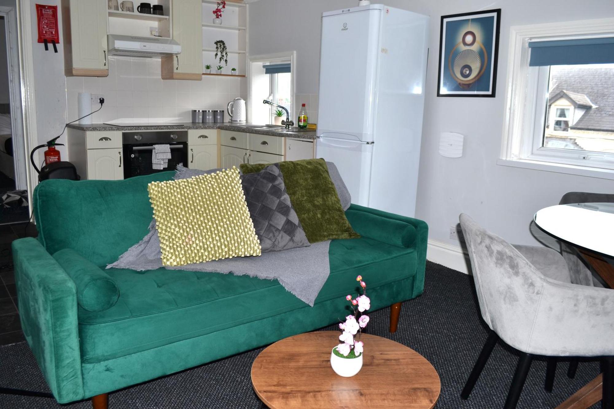 Cottage Style 2 Bedroom Apt In City, Near Utilita Arena & Free Parking Birmingham Bagian luar foto