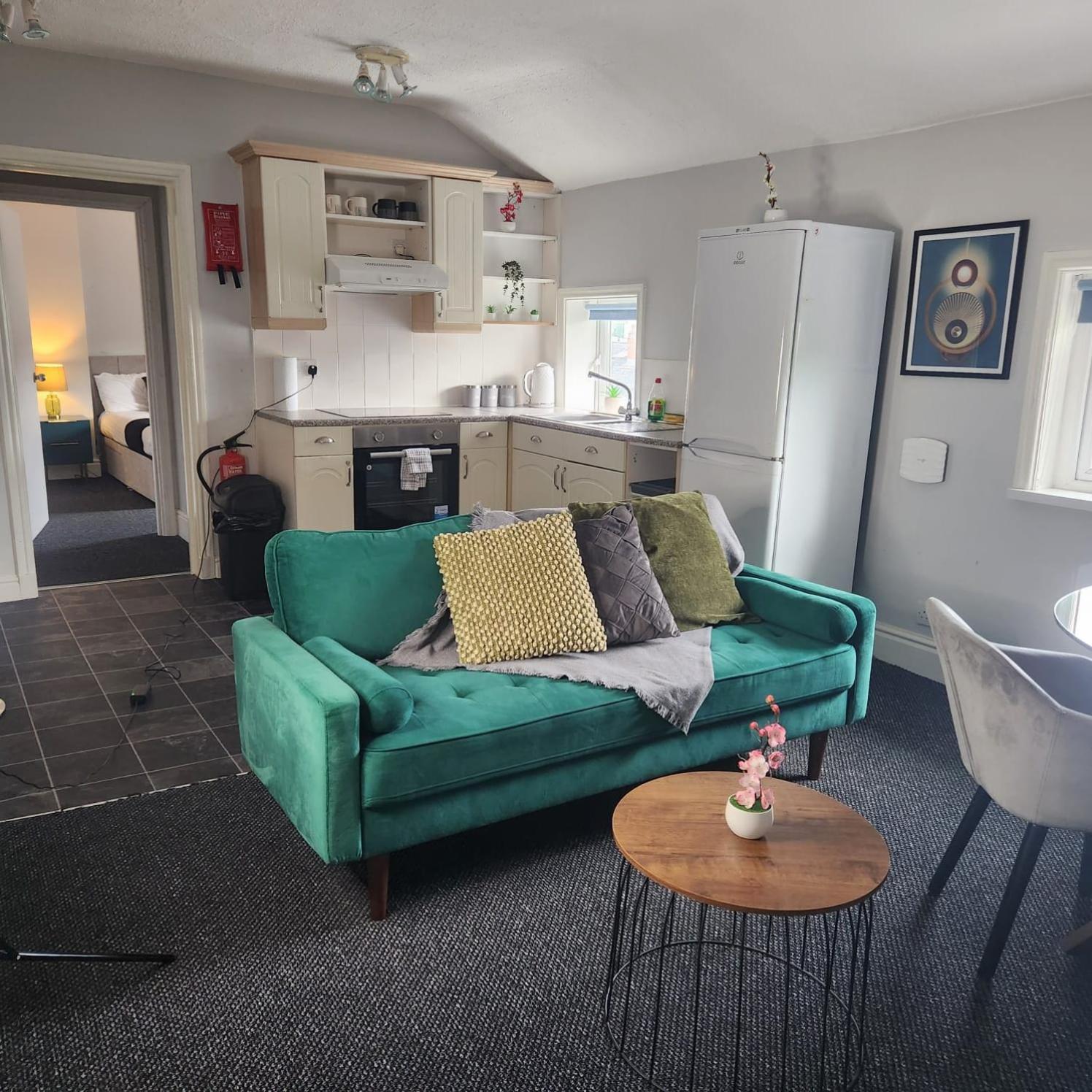 Cottage Style 2 Bedroom Apt In City, Near Utilita Arena & Free Parking Birmingham Bagian luar foto