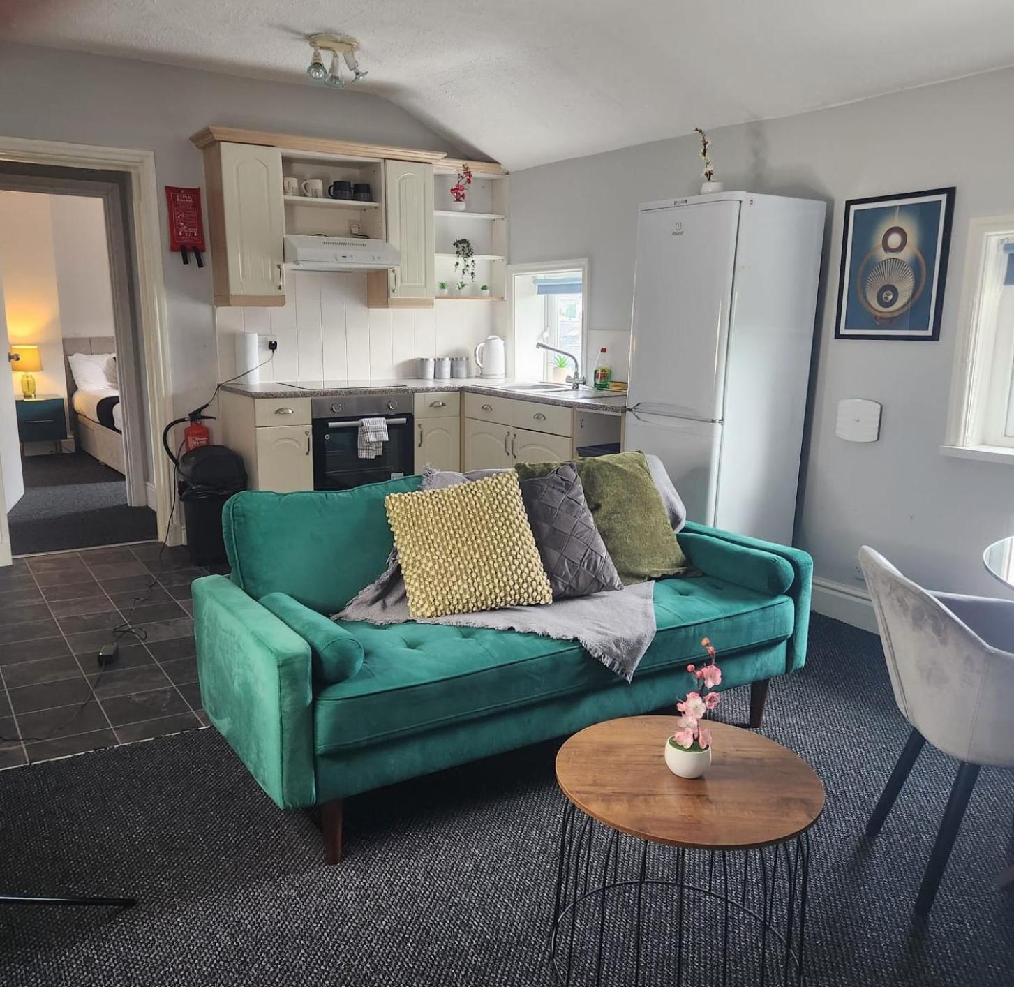 Cottage Style 2 Bedroom Apt In City, Near Utilita Arena & Free Parking Birmingham Bagian luar foto
